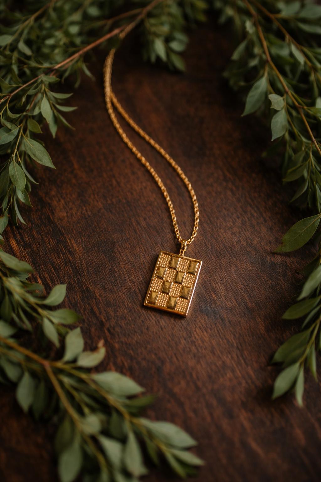 Checkered Necklace in Gold